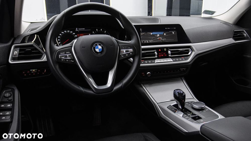 BMW Seria 3 318i Advantage sport - 12
