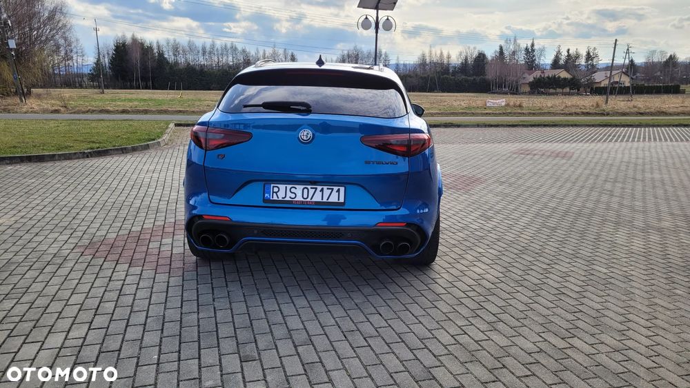 Alfa Romeo Stelvio V6 2.9 Bi-Turbo AT8-Q4 Quadrifoglio - 9
