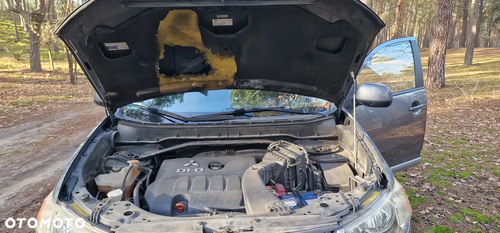 Mitsubishi Outlander 2.0 DID Intense + - 23