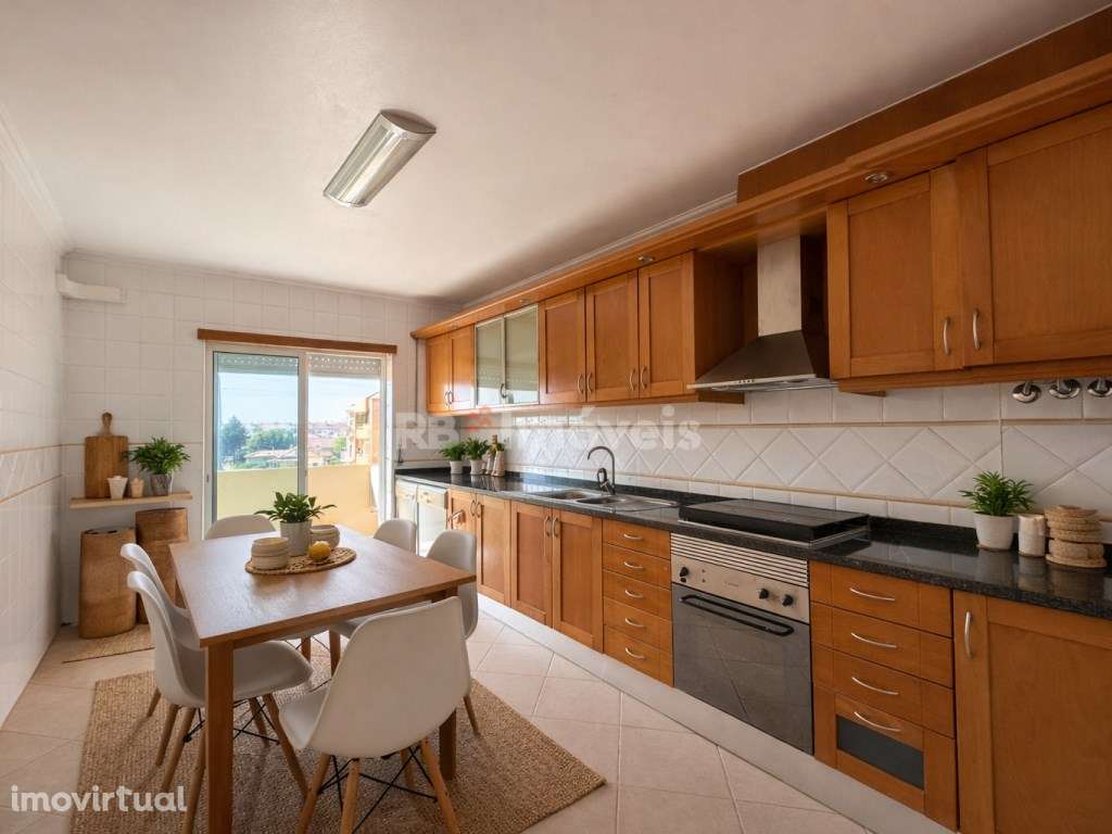 Apartamento T2 c/ 2 Varandas, Sótão e Garagem - Entroncamento - Grande imagem: 2/38