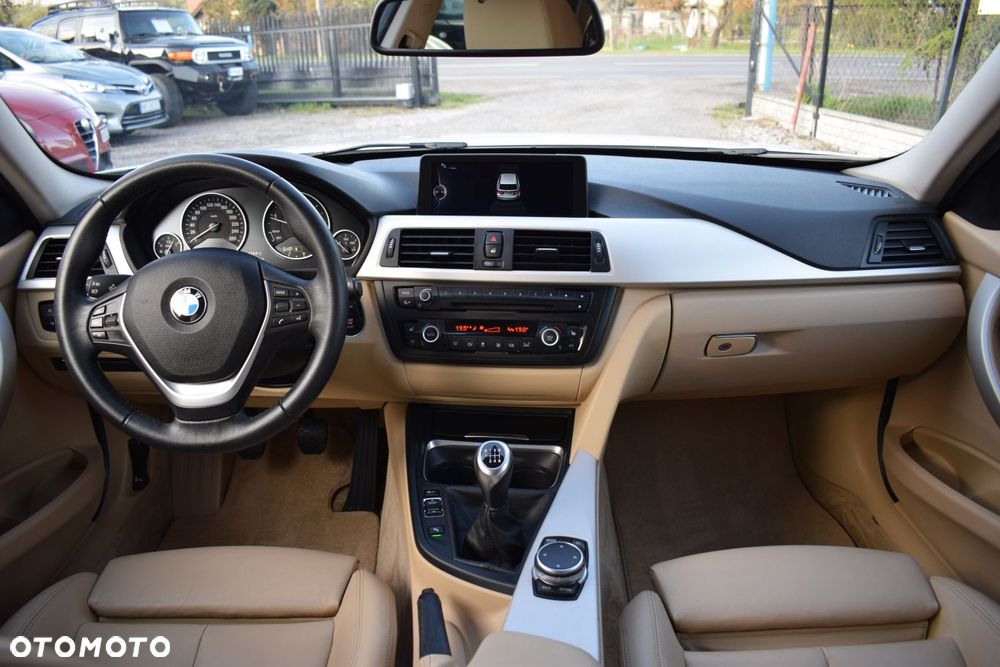 BMW Seria 3 320d DPF Edition Exclusive - 6