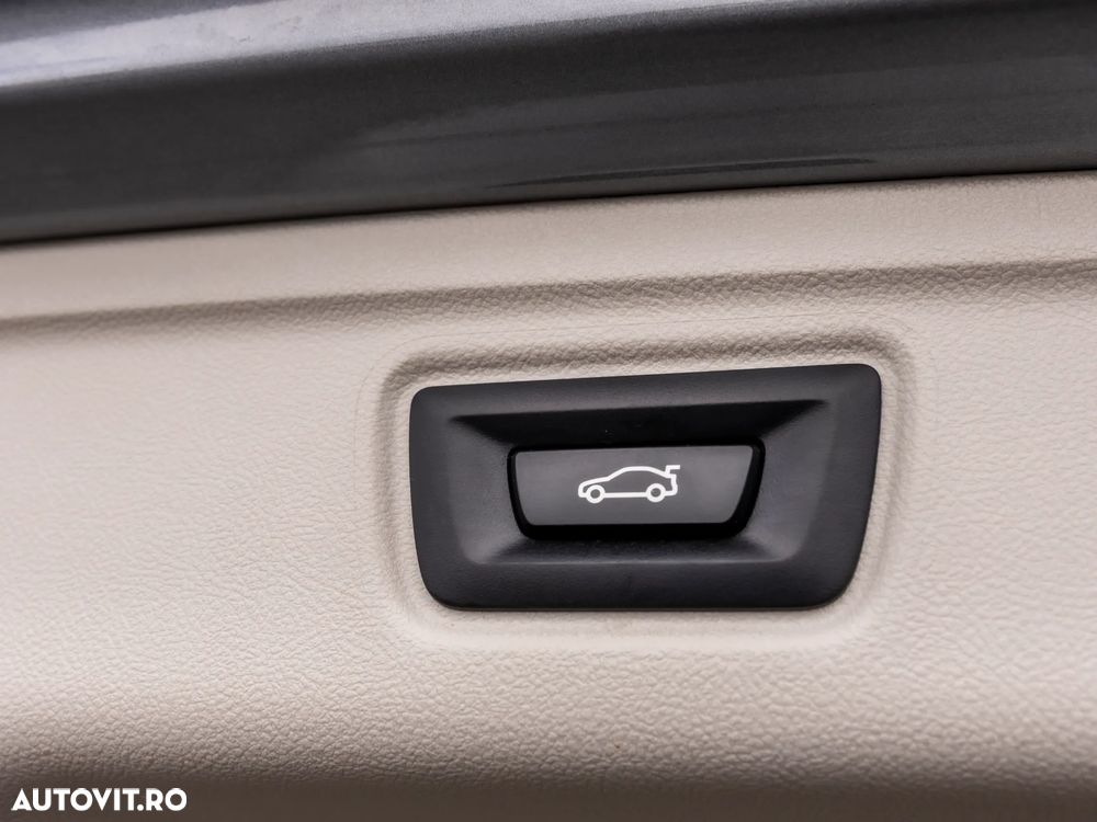 BMW Seria 3 320e AT PHEV - 34