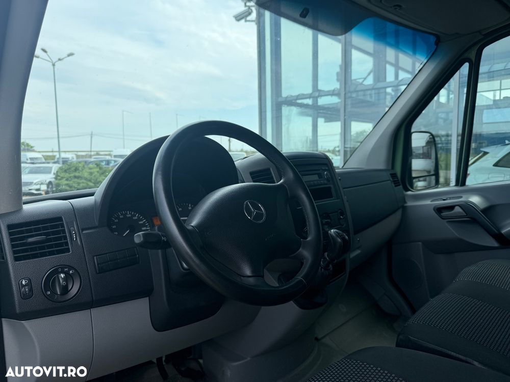 Mercedes-Benz Sprinter - 13