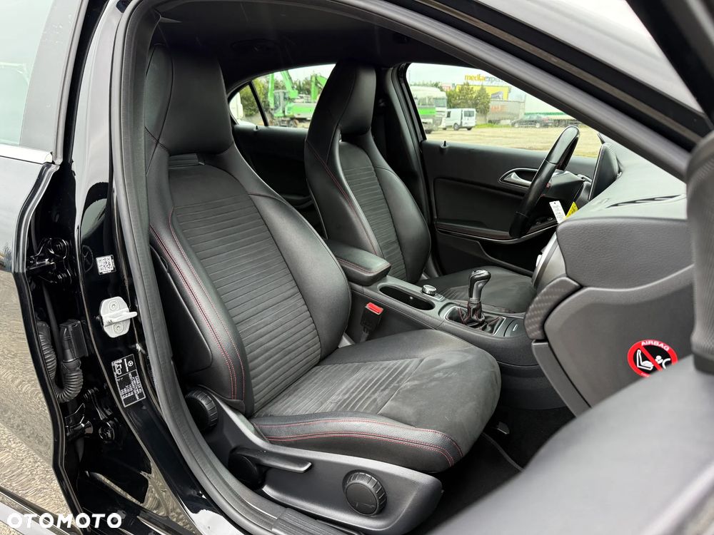 Mercedes-Benz Klasa A 180 (BlueEFFICIENCY) AMG Sport - 23