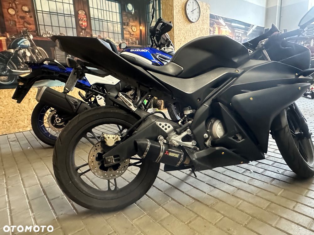 Yamaha YZF - 4