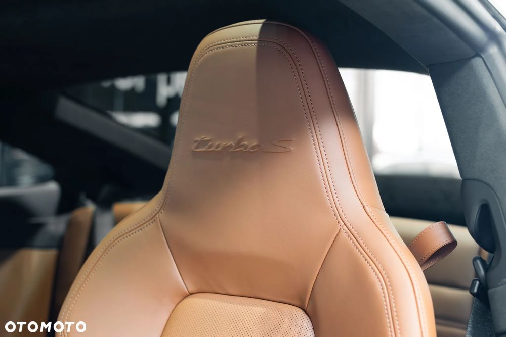 Porsche 911 Turbo S - 29