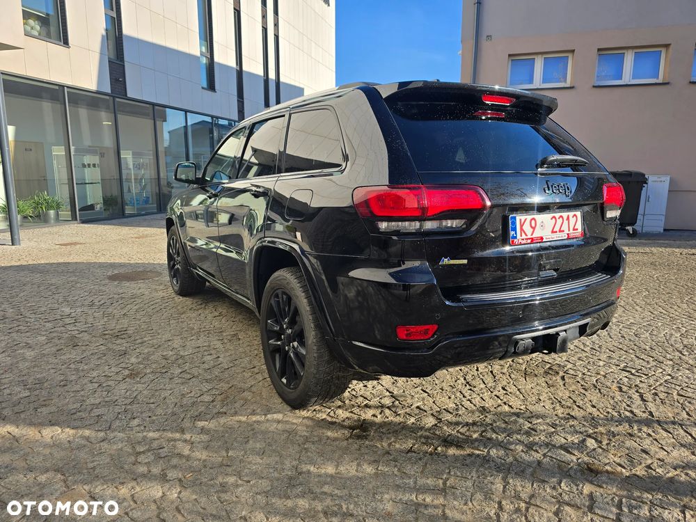 Jeep Grand Cherokee - 11