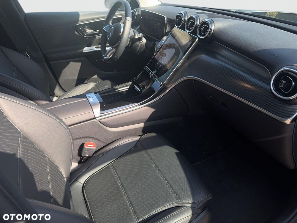 Mercedes-Benz GLC - 21