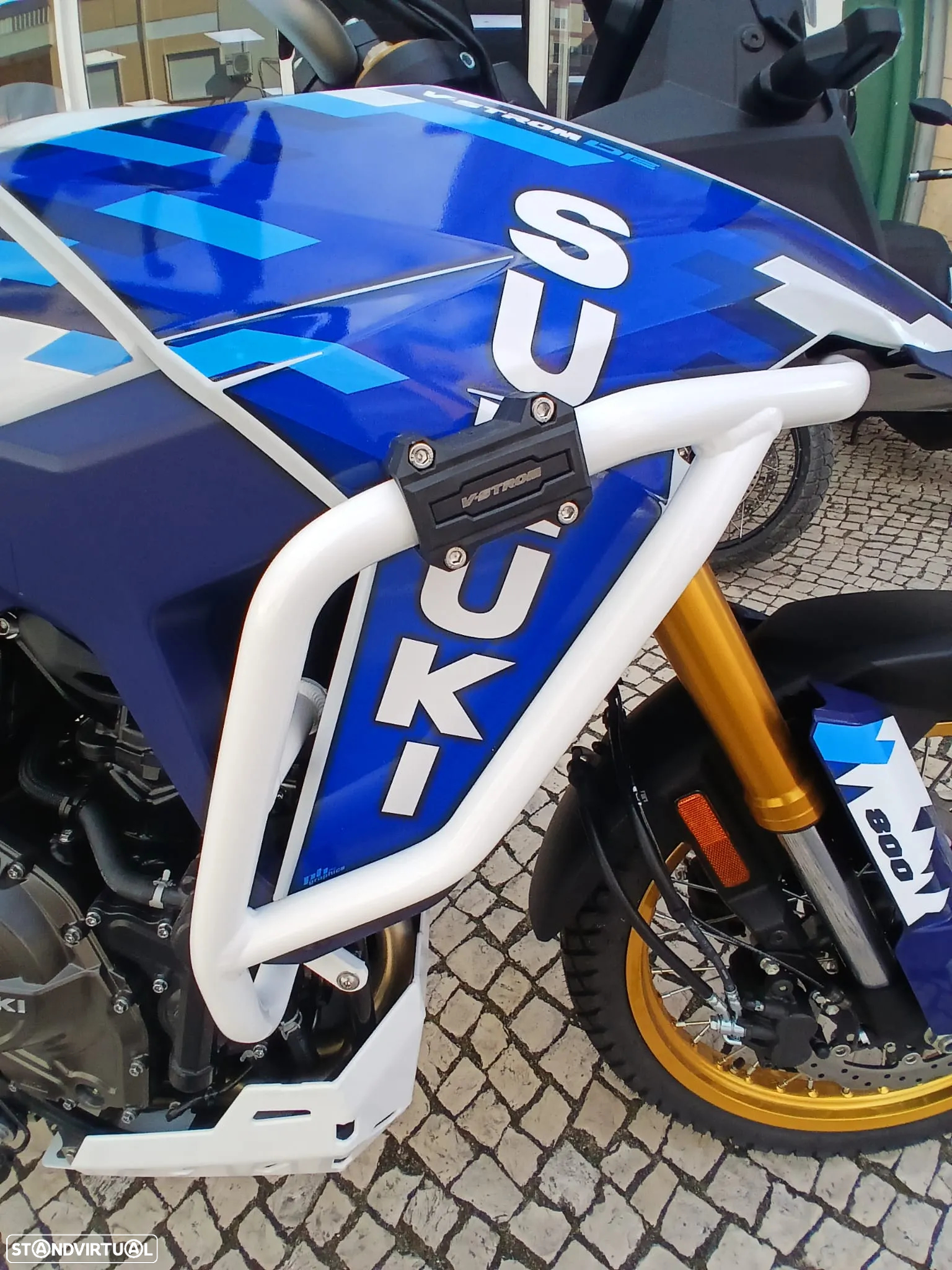 Suzuki V STROM Heritage 800 DE - 11