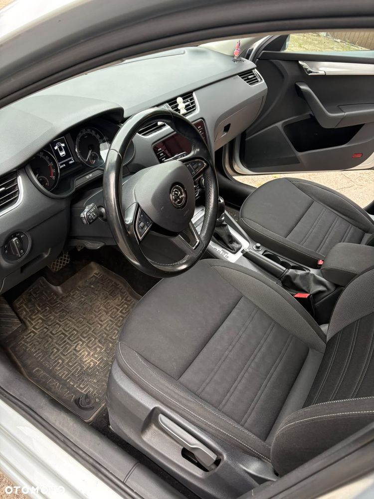 Skoda Octavia 1.6 TDI Style DSG - 11