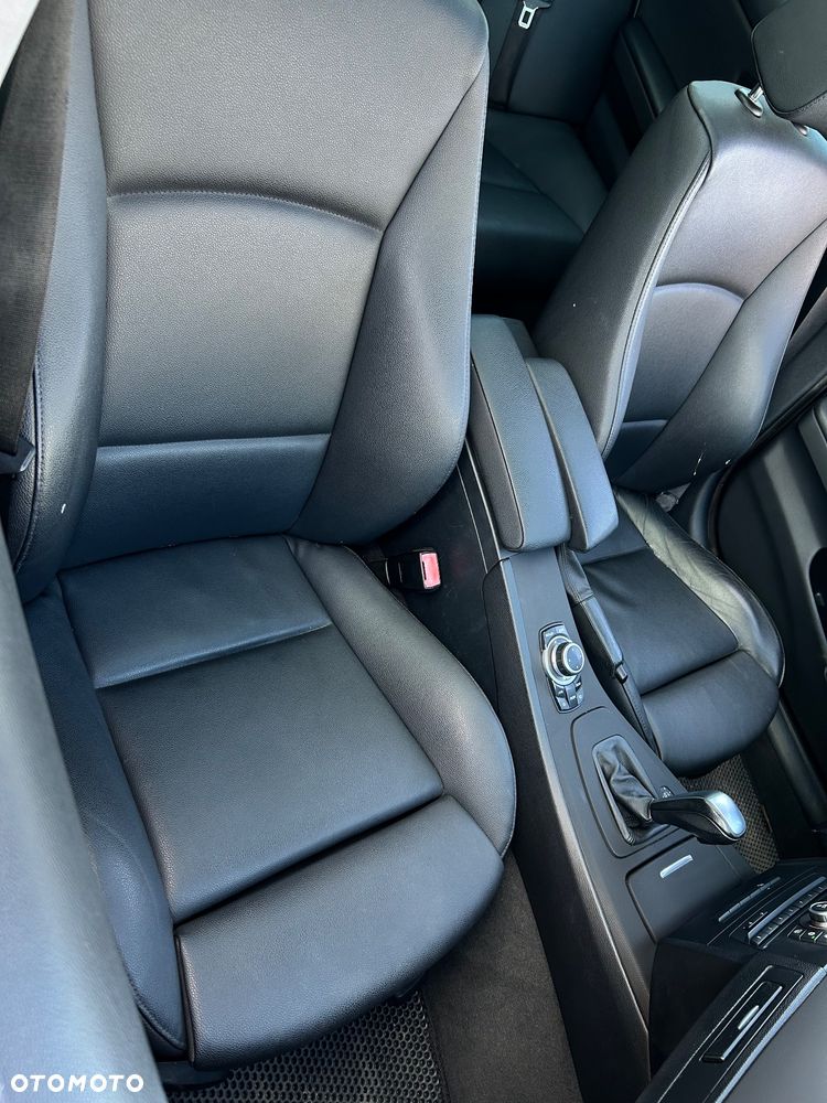 BMW Seria 3 318d DPF - 12