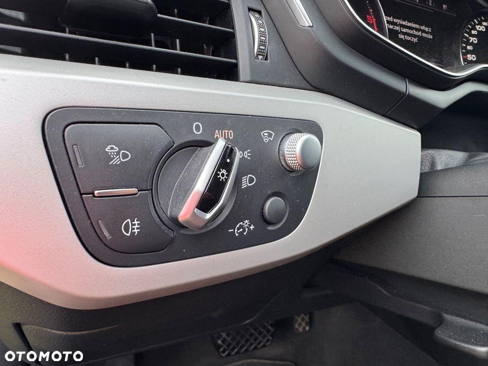 Audi A4 Avant 2.0 TDI ultra S tronic - 14