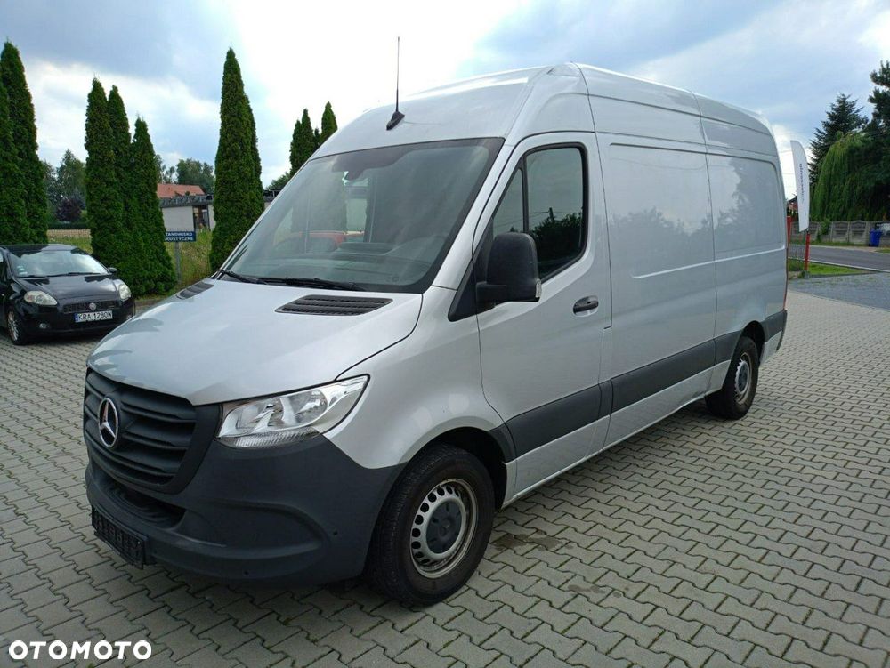 Mercedes-Benz Sprinter - 1