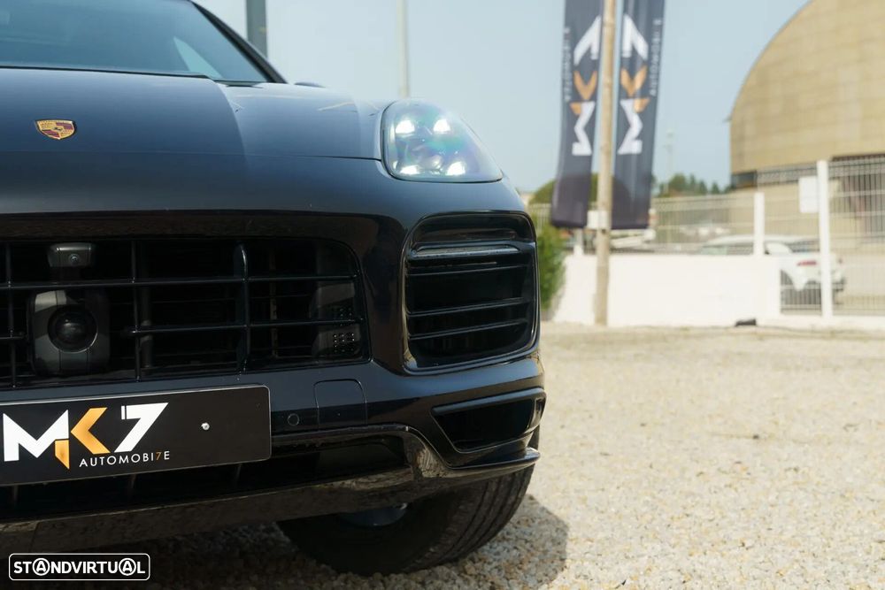 Porsche Cayenne Coupé E-Hybrid Platinum Edition - 3