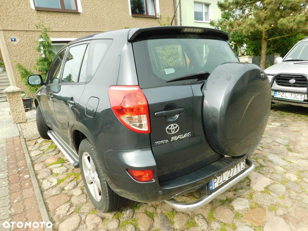 Toyota RAV4 - 4