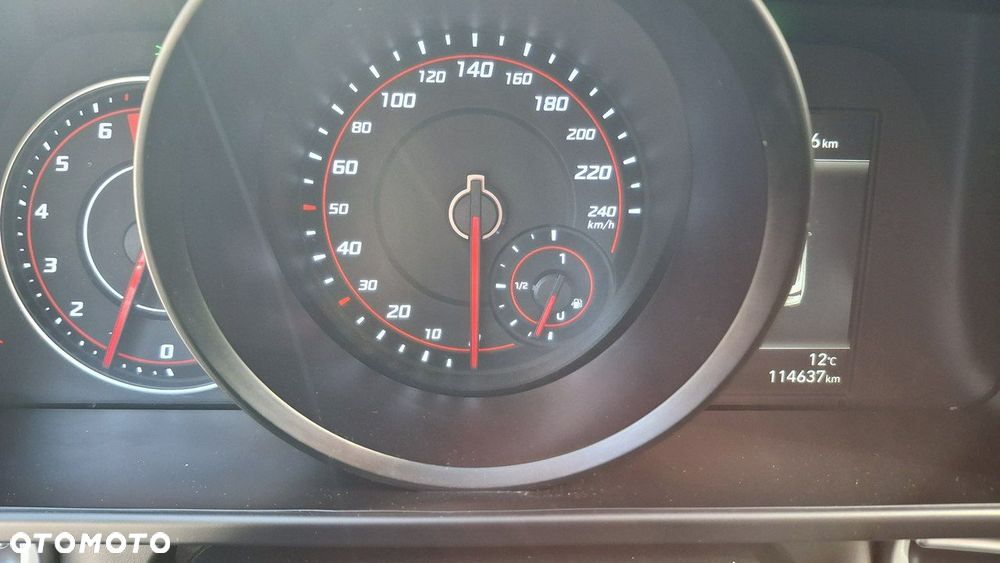 Hyundai Elantra - 19