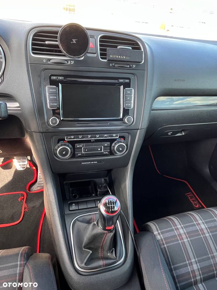 Volkswagen Golf - 13