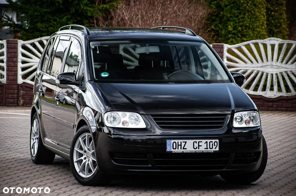 Volkswagen Touran - 1
