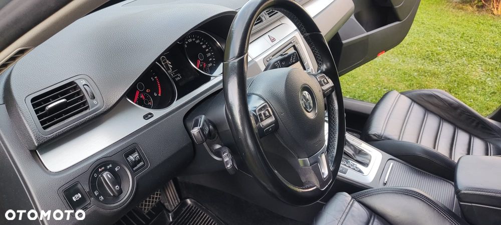 Volkswagen Passat 2.0 TDI 4Mot Highline DSG - 4