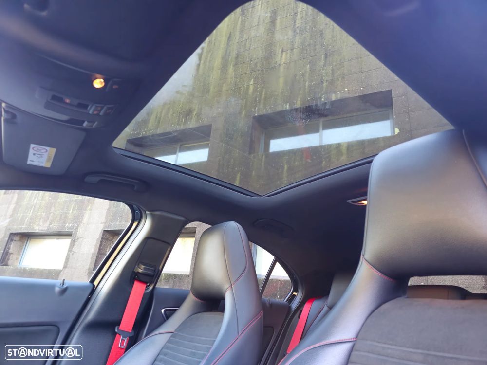 Mercedes-Benz A 45 AMG 4Matic Speedshift 7G-DCT - 35
