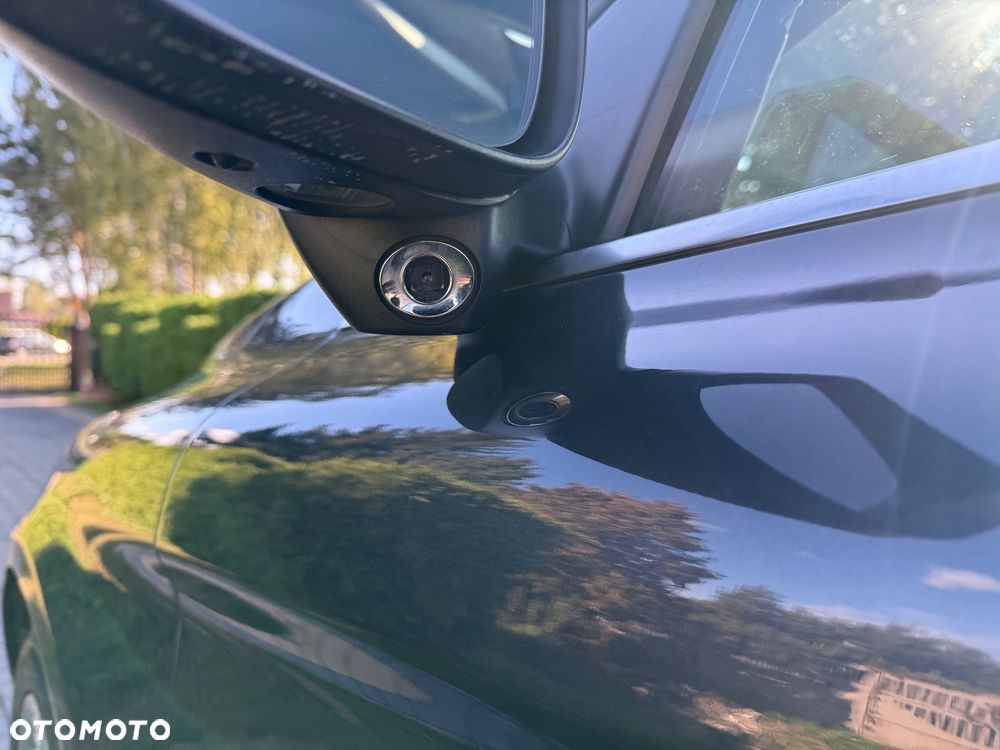 Volvo XC 60 D5 AWD R-Design Momentum - 24