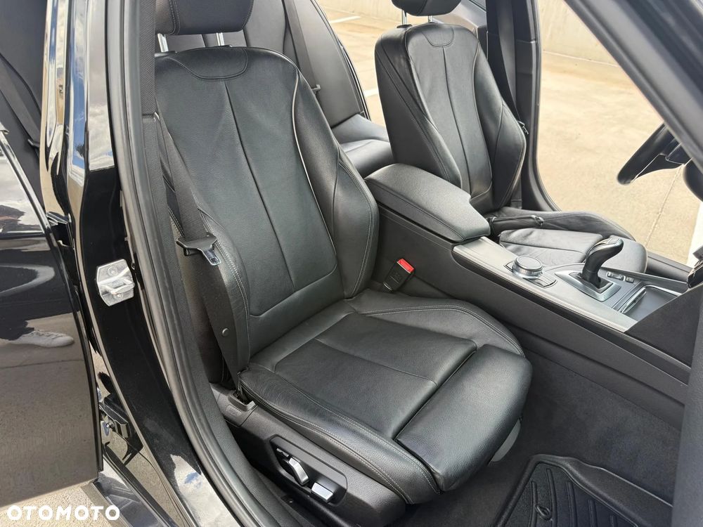 BMW Seria 3 330i M Sport - 28
