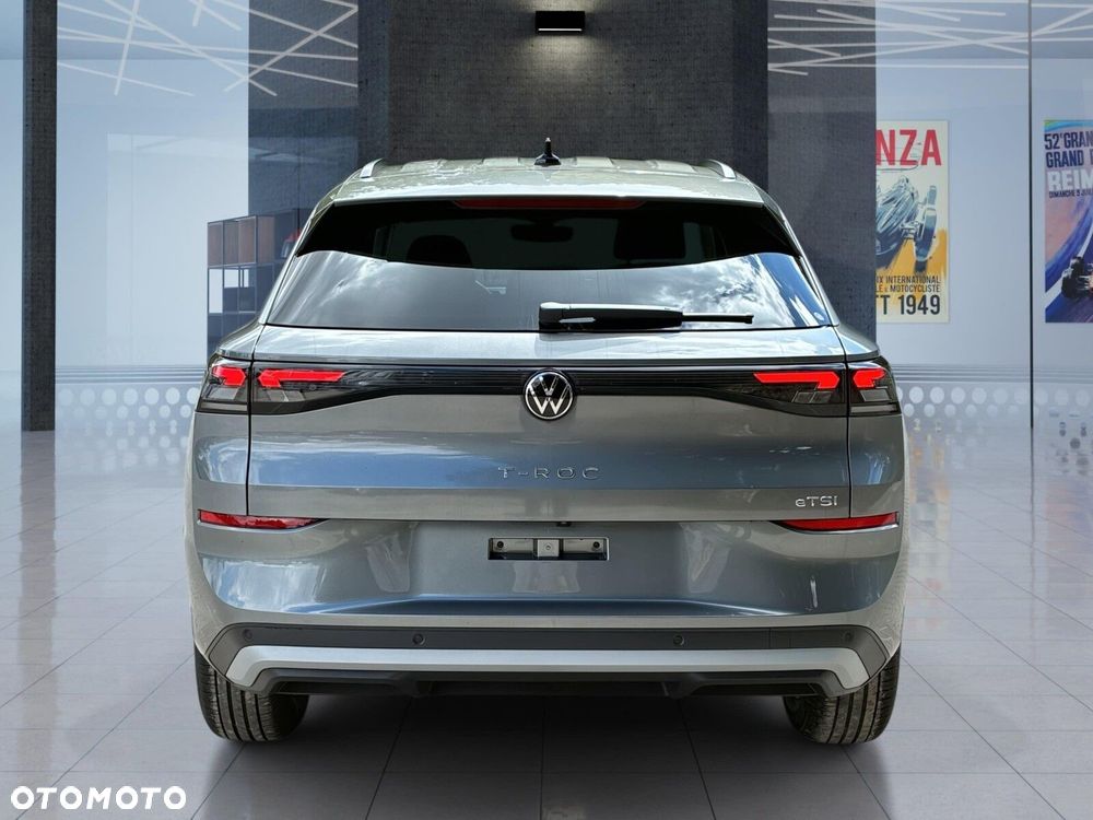 Volkswagen T-Roc - 10