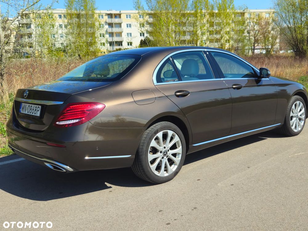 Mercedes-Benz Klasa E 220 d 4-Matic Business Edition 9G-TRONIC - 3