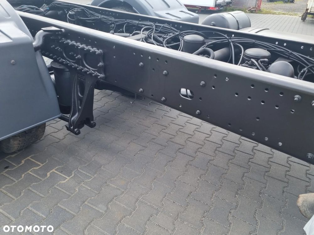 MAN TGM 18 250  rozstaw osi 3,60  ręczna skrzynia biegów - 8