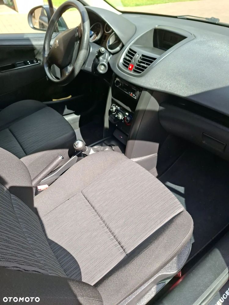 Peugeot 207 1.4 Presence Grand Prix - 17