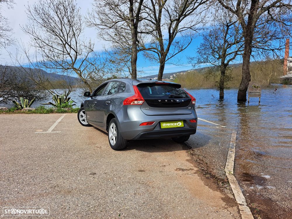 Volvo V40 D2 Kinetic - 31