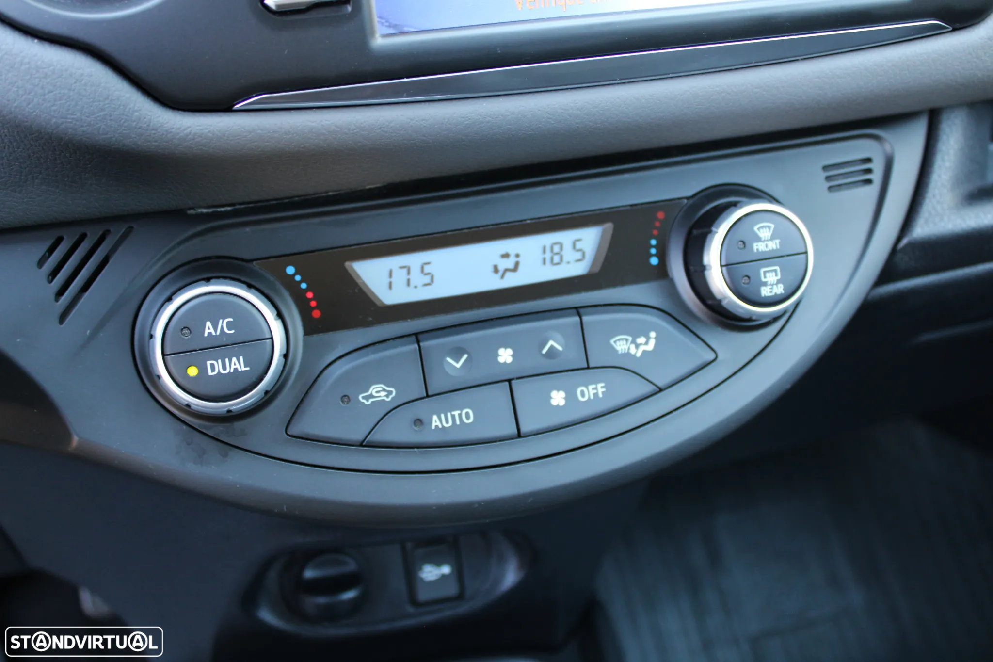 Toyota Yaris 1.5 HSD Comfort+P.Style - 28