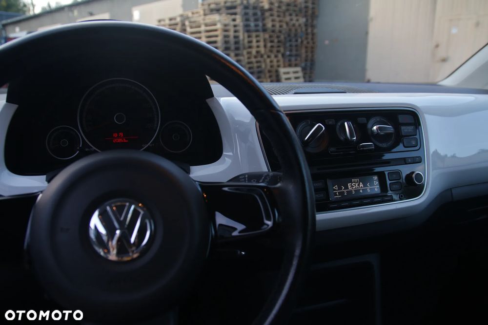 Volkswagen up! - 18