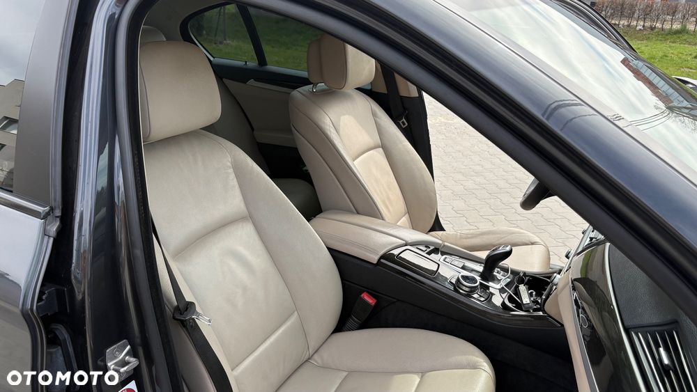 BMW Seria 5 520d - 30
