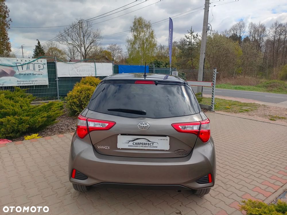 Toyota Yaris 1.0 Premium - 9