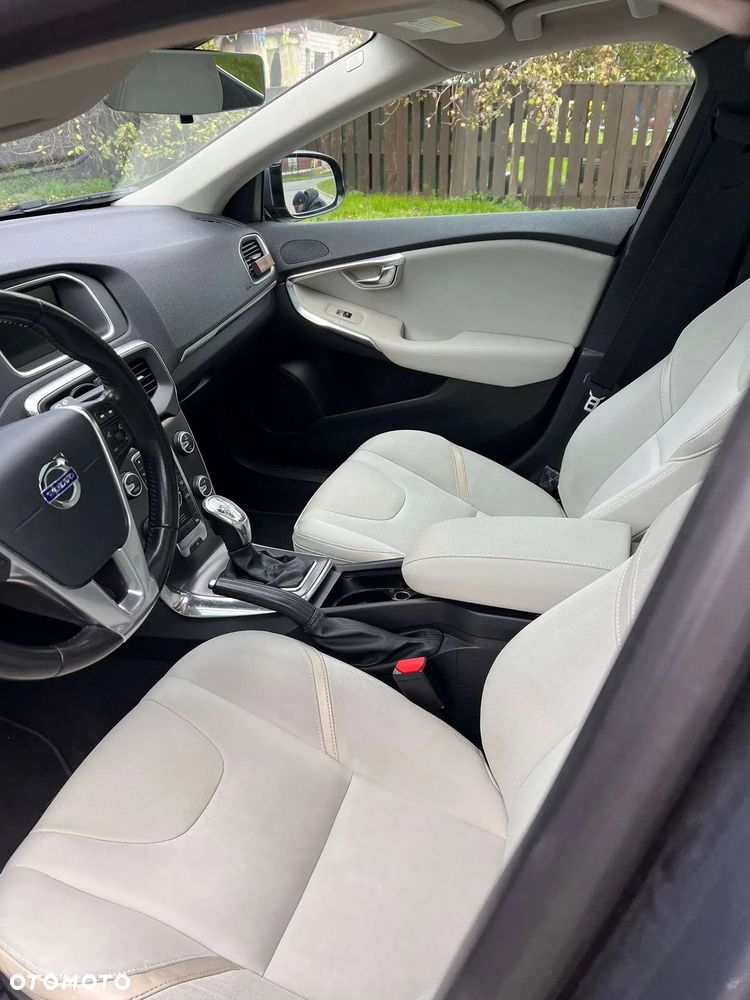 Volvo V40 D3 Geartronic - 13