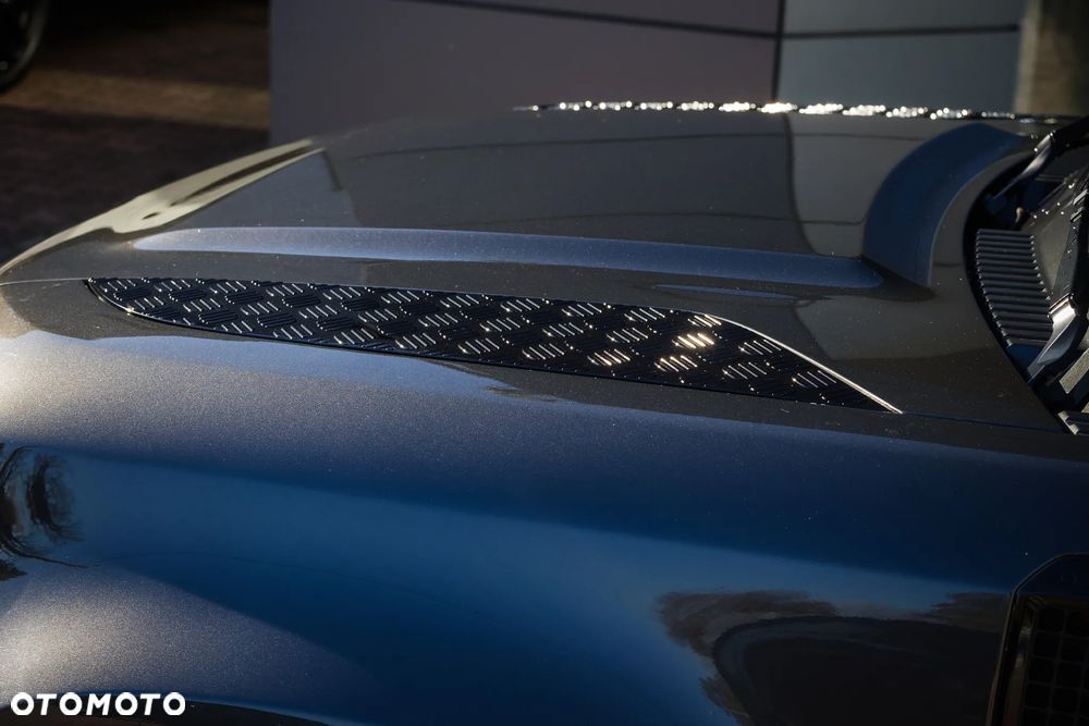 Land Rover Defender 110 D250 X-Dynamic HSE - 9