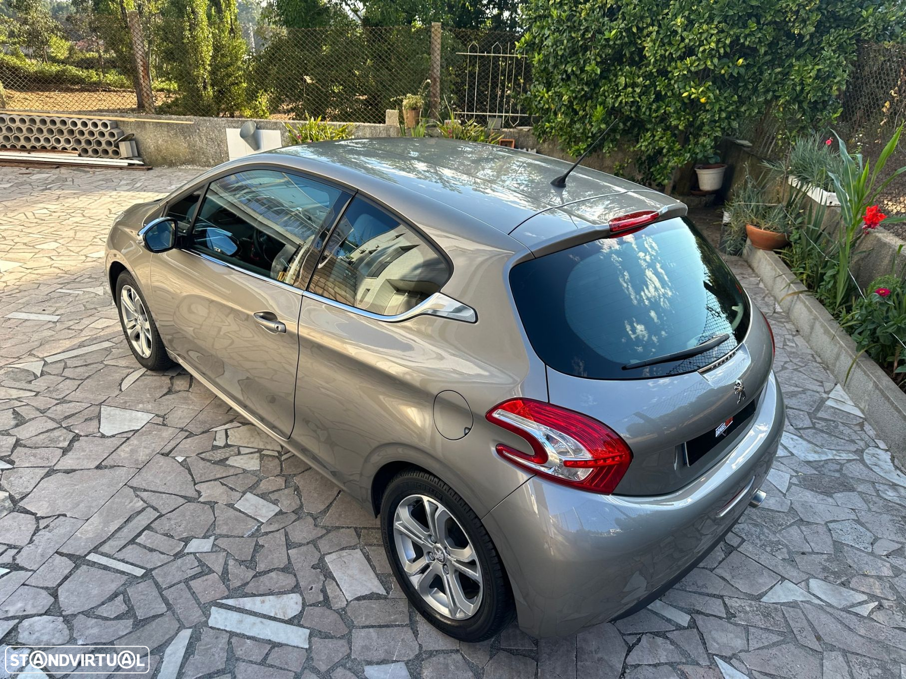 Peugeot 208 1.2 VTi Allure - 28