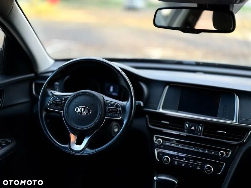 Kia Optima - 32