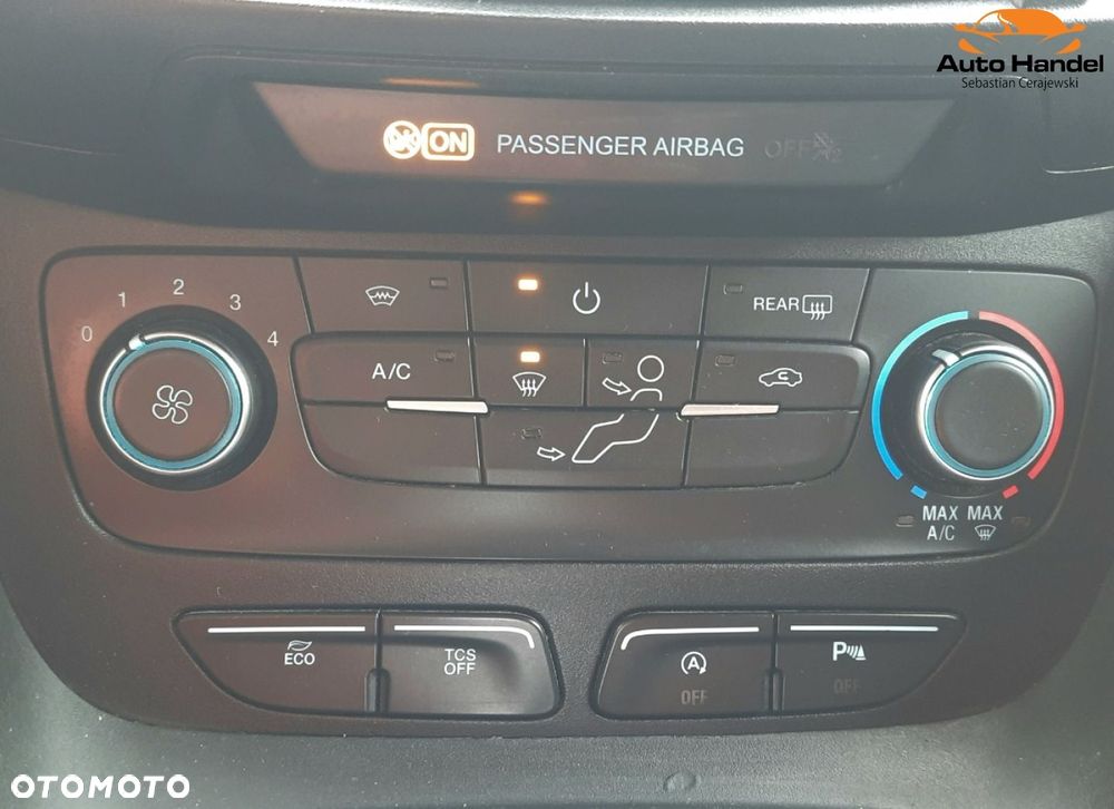 Ford TRANSIT CONNECT - 23