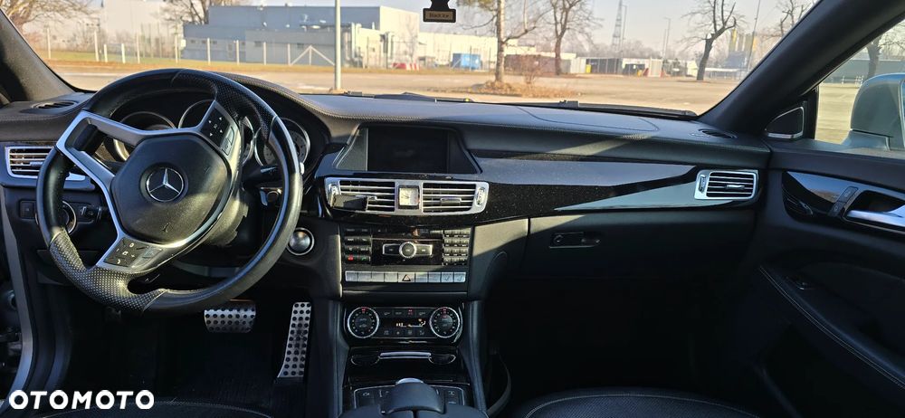Mercedes-Benz CLS 500 4-Matic BlueEff - 16
