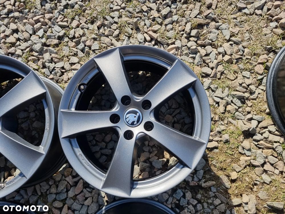 AUDI A5,A4 ALROAD,Q5,MERCEDES C 205,GLA ALU 7,5X17 ET28 5X112 super stan - 7