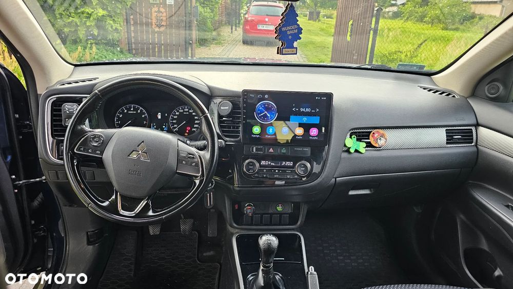 Mitsubishi Outlander - 16
