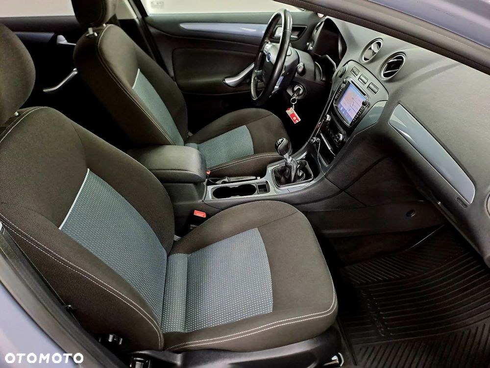 Ford Mondeo 2.0 TDCi Titanium - 16