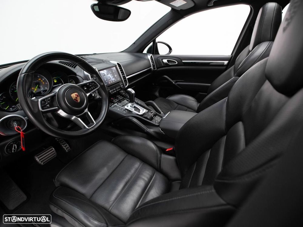 Porsche Cayenne S - 8
