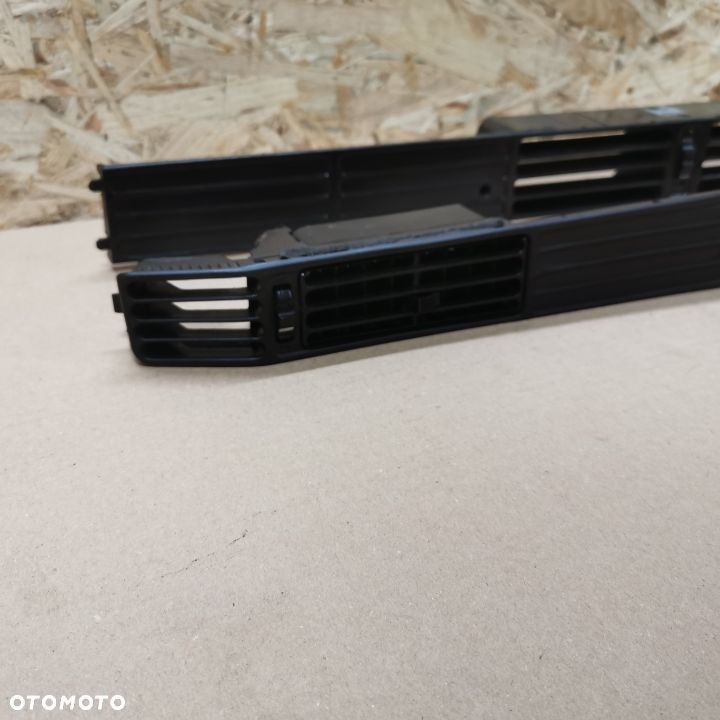 BMW E24 635CSI EUROPA KRATKA NAWIEWU KOKPITU NR. 64221381675OEM, 64221381679OEM, 64221381676OEM - 2
