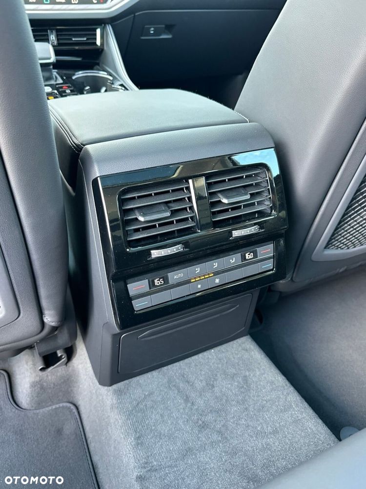 Volkswagen Touareg - 18