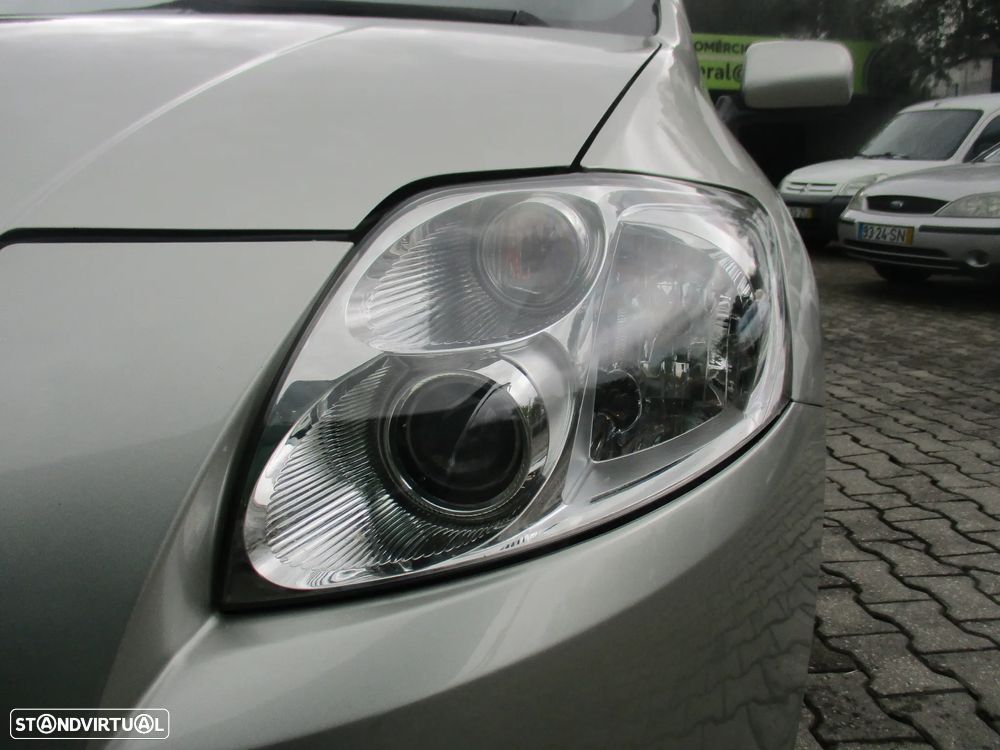 Toyota Auris 1.4 D-4D Luna - 4