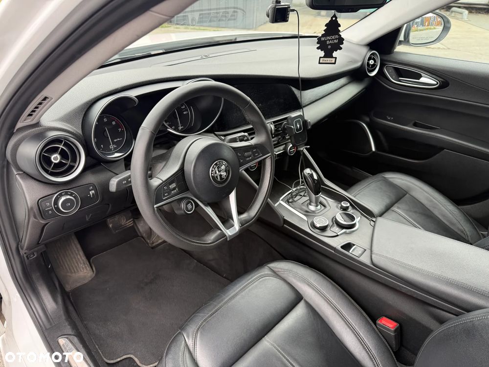 Alfa Romeo Giulia 2.0 Turbo 16V AT8 Veloce Ti - 13