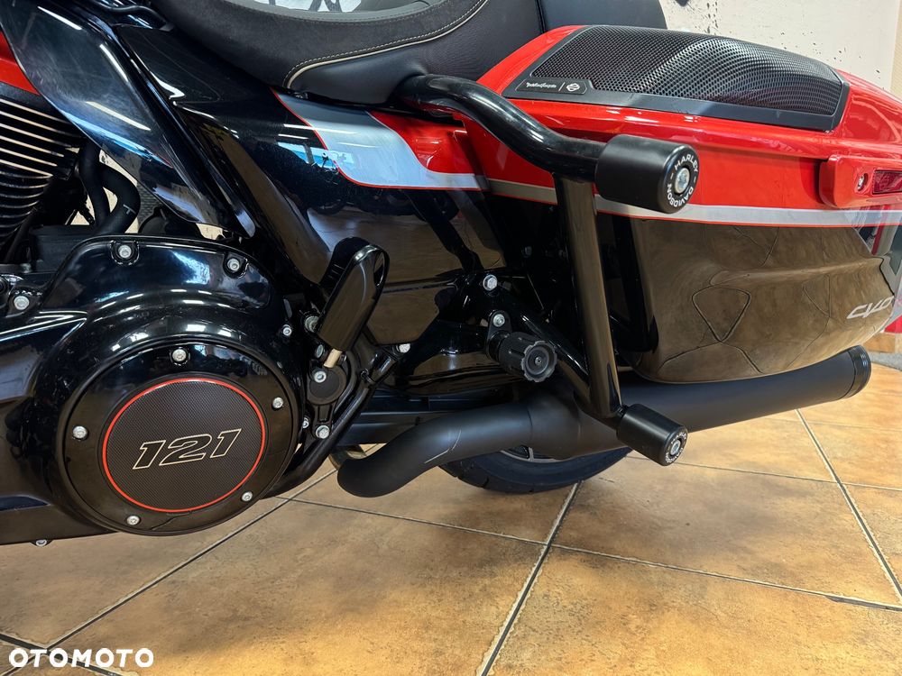 Harley-Davidson Touring Road Glide - 20